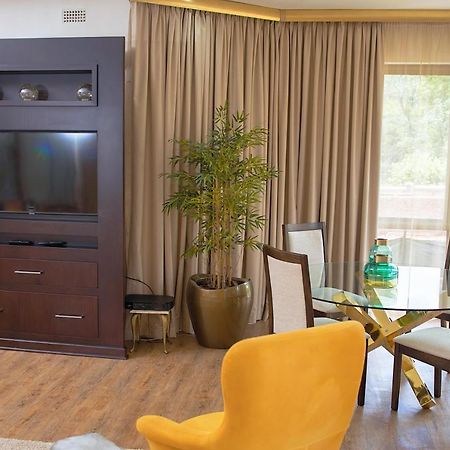 Masawara Urban Retreat Hotel Хараре Екстериор снимка